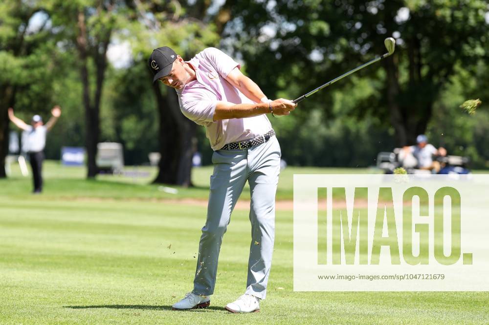 Martin Kaymer GER on the fairway, BMW International Open 2024, Golf, DP World Tour, Men, Round 2, 05 07 2024 Eichenried Bayern Germany