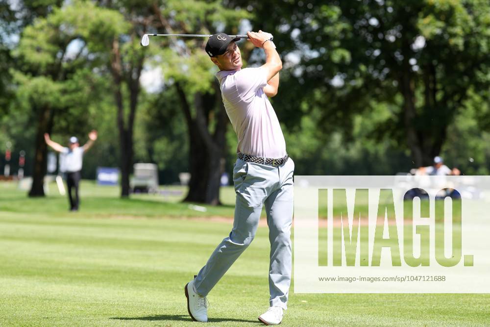 Martin Kaymer GER on the fairway, BMW International Open 2024, Golf, DP World Tour, Men, Round 2, 05 07 2024 Eichenried Bayern Germany