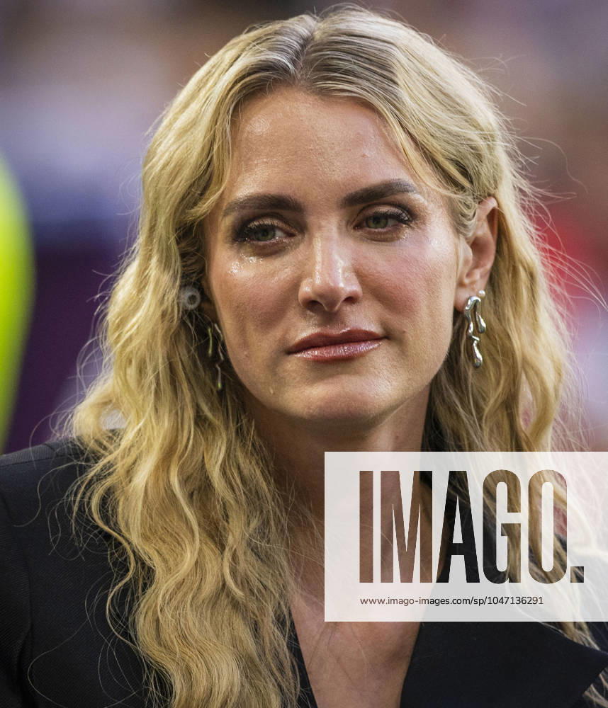 Stuttgart, Germany 05th Jul 2024 Presenter Anna Kraft cries Spain Germany Spain Germany 05 07 2024