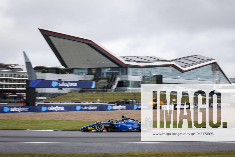 12 COLAPINTO Franco (arg), MP Motorsport, Dallara F2 2024, action during the 8th round of the 2024 FIA Formula 2 Championship from July 5 to 7, 2024 on the Silverstone Circuit, in Silverstone, United Kingdom - AUTO - FORMULA 2 2024 - SILVERSTONE DPPI Panoramic 240705_R12_GRAN_BRETAGNA_DP_XB5_2919