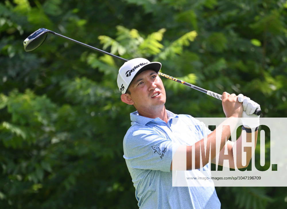 SILVIS, IL - JULY 06: Golfer Rico Holy watches his ball after teeing off on the 2 hole during the third round of the John Deere Golf PGA, Golf Herren Classic on July 06, 2024, at TPC Deere Run in Silvis IL. (Photo by Keith Gillett Icon Sportswire) GOLF: JUL 06 PGA John Deere Classic Icon24070678