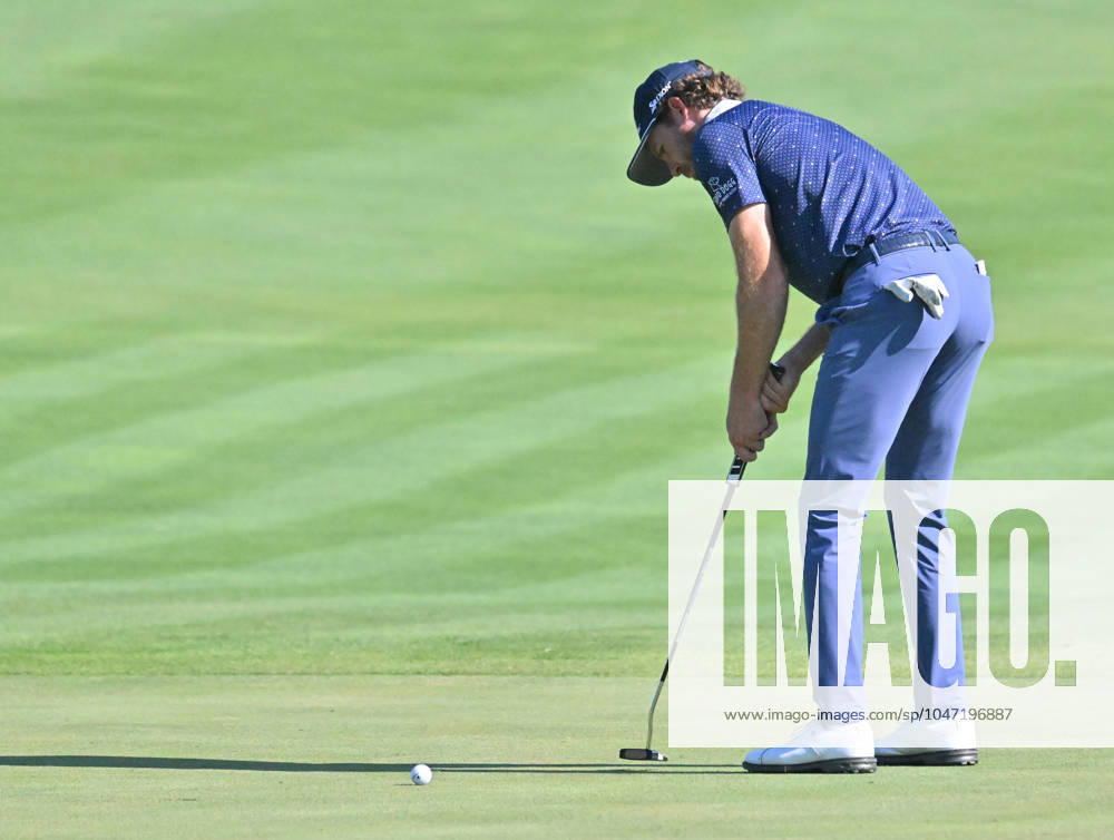 SILVIS, IL - JULY 06: Golfer Mark Hubbard putts on the 1 green during the third round of the John Deere Golf PGA, Golf Herren Classic on July 06, 2024, at TPC Deere Run in Silvis IL. (Photo by Keith Gillett Icon Sportswire) GOLF: JUL 06 PGA John Deere Classic Icon24070602