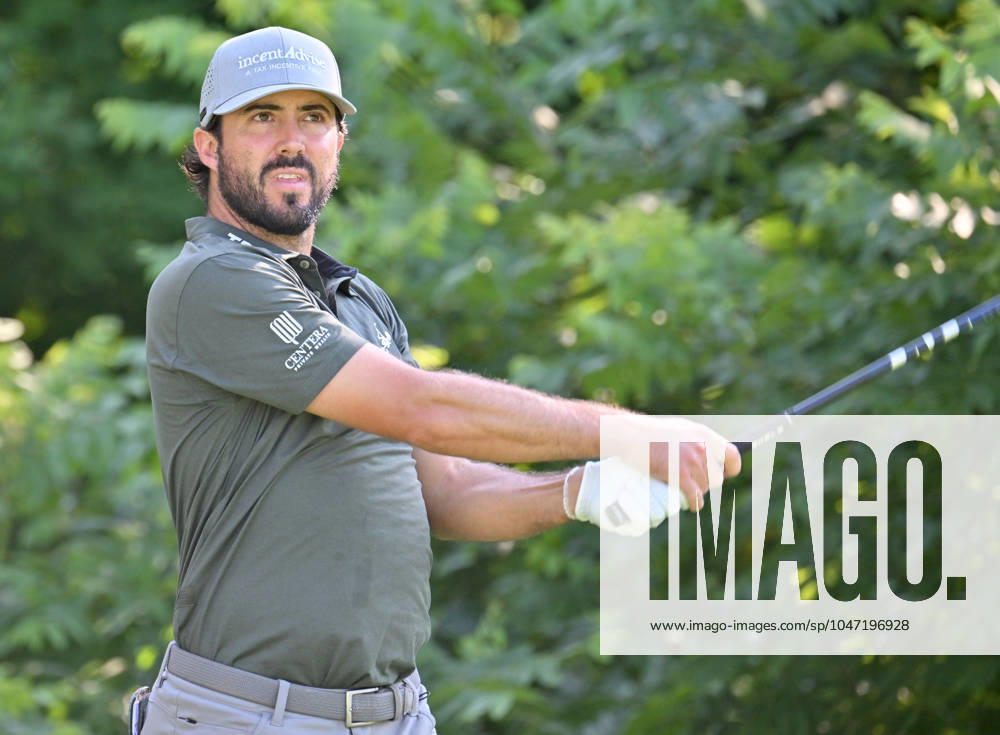 SILVIS, IL - JULY 06: Golfer Sam Ryder reacts as he watches his ball after teeing off on the 2 hole during the third round of the John Deere Golf PGA, Golf Herren Classic on July 06, 2024, at TPC Deere Run in Silvis IL. (Photo by Keith Gillett Icon Sportswire) GOLF: JUL 06 PGA John Deere Classic Icon24070604
