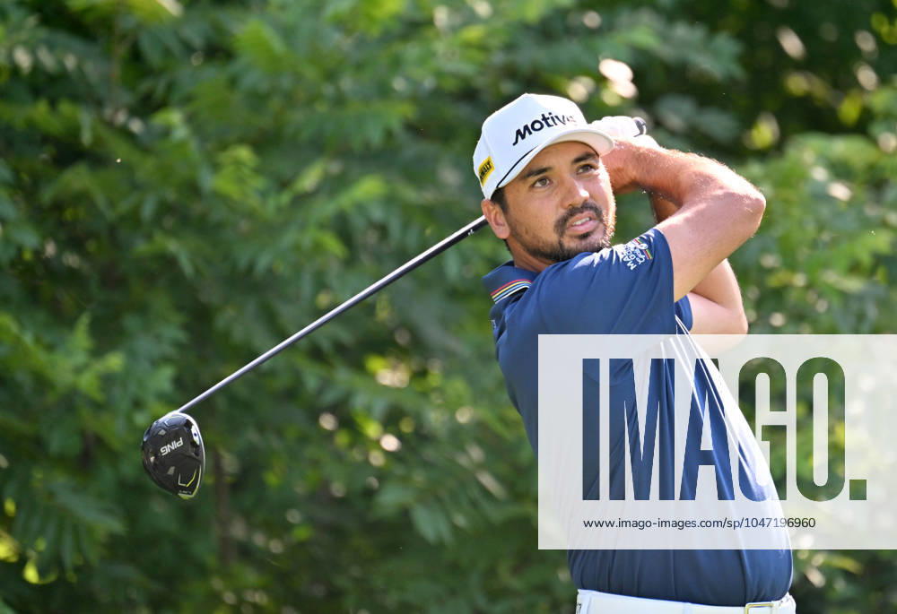 SILVIS, IL - JULY 06: Golfer Jason Day tees off on the 2 hole during the third round of the John Deere Golf PGA, Golf Herren Classic on July 06, 2024, at TPC Deere Run in Silvis IL. (Photo by Keith Gillett Icon Sportswire) GOLF: JUL 06 PGA John Deere Classic Icon24070608