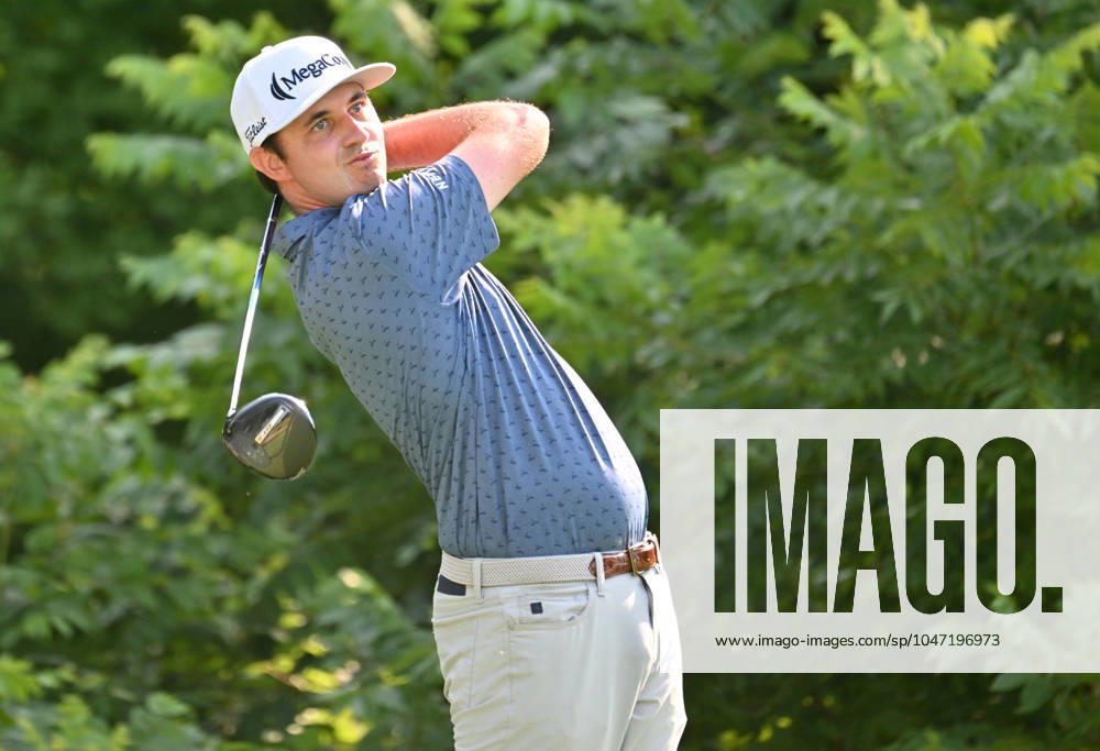 SILVIS, IL - JULY 06: Golfer J.T. Boston tees off on the 2 hole during the third round of the John Deere Golf PGA, Golf Herren Classic on July 06, 2024, at TPC Deere Run in Silvis IL. (Photo by Keith Gillett Icon Sportswire) GOLF: JUL 06 PGA John Deere Classic Icon24070610