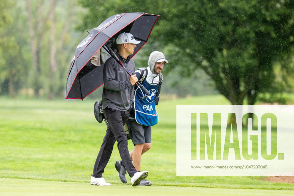 Jeremy Paul on his way to the green with his caddy, BMW International Open 2024, Golf, 07 07 2024 Munich Bavaria Germany