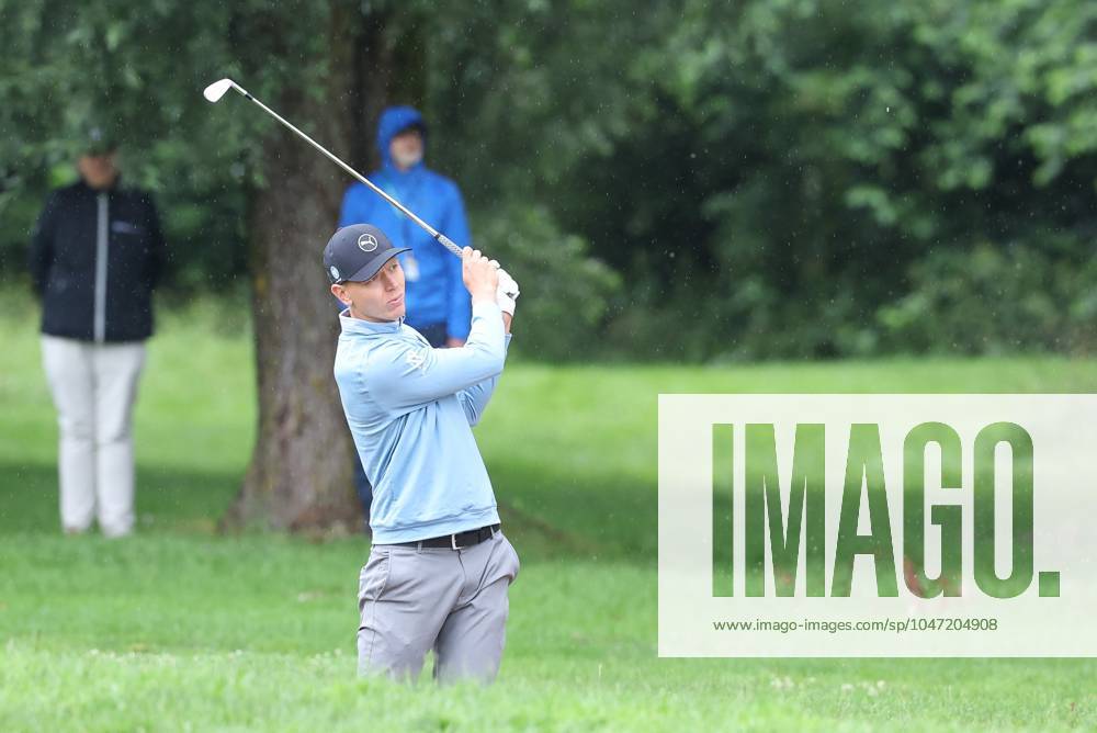 Matti Schmid GER hits from the bunker, sand, BMW International Open 2024, golf, DP World Tour, men, final, 07 07 2024 Moosinning Bavaria Germany