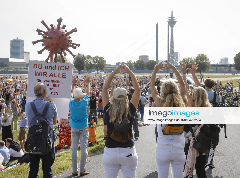 Duesseldorf, North Rhine-Westphalia, Germany Demonstration against the health policy of the Federal Government and the measures to limit the spread of the coronavirus pandemic, corona deniers, opponents of vaccination and adherents of diffuse conspiracy theories, demonstrate against restrictions on freedom to contain the corona crisis Duesseldorf North Rhine-West