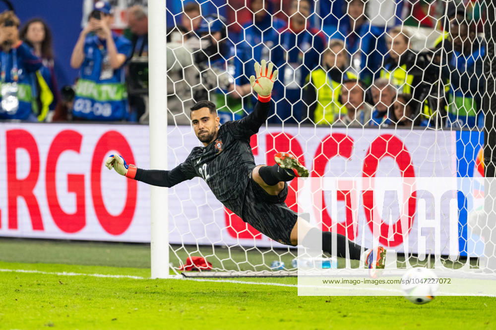 Portugal v France, UEFA EURO, EM, Europameisterschaft,Fussball 2024, Hamburg, Germany Hamburg, Germany. 05th, July 2024. Goalkeeper Diogo Costa (22) of Portugal seen during the penalty shoout ouf of the UEFA Euro 2024 quarter final match between Portugal and France at Volksparkstadion in Hamburg. Hamburg Germany
