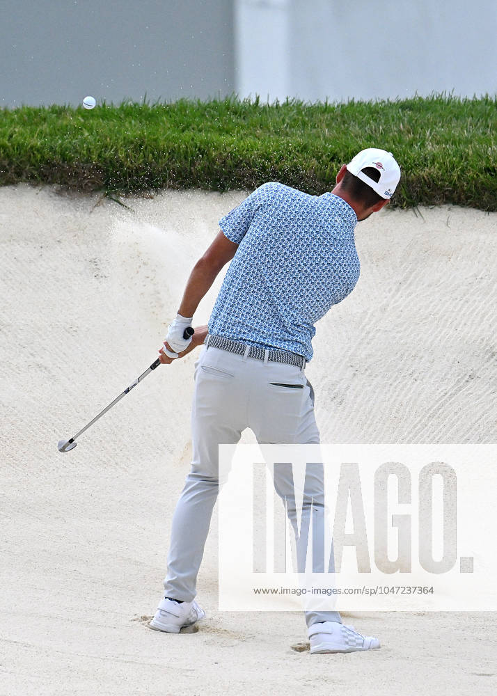 SILVIS, IL - JULY 07: Golfer Adam Svensson hits out of a bunker on the 6 hole during the final round of the John Deere Golf PGA, Golf Herren Classic on July 07, 2024, at TPC Deere Run, Silvis IL. (Photo by Keith Gillett Icon Sportswire) GOLF: JUL 07 PGA John Deere Classic Icon24070776