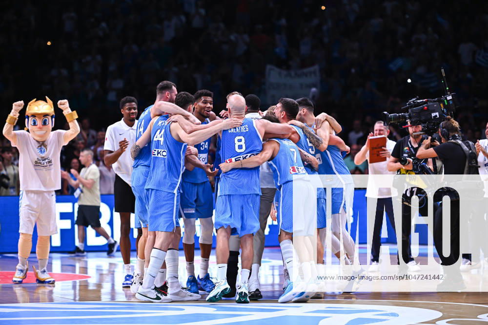 Croatia v Greece - FIBA Olympic Qualifying Tournament 2024 Final Players of Greece are celebrating the ticket to the Olympic Games, Olympische Spiele, Olympia, OS of Paris 2024 during the FIBA Olympic Qualifying Tournament 2024 Final match between Croatia and Greece at Peace & Friendship Stadium on July 7, 2024, in Piraeus, Greece. Piraeus Greece