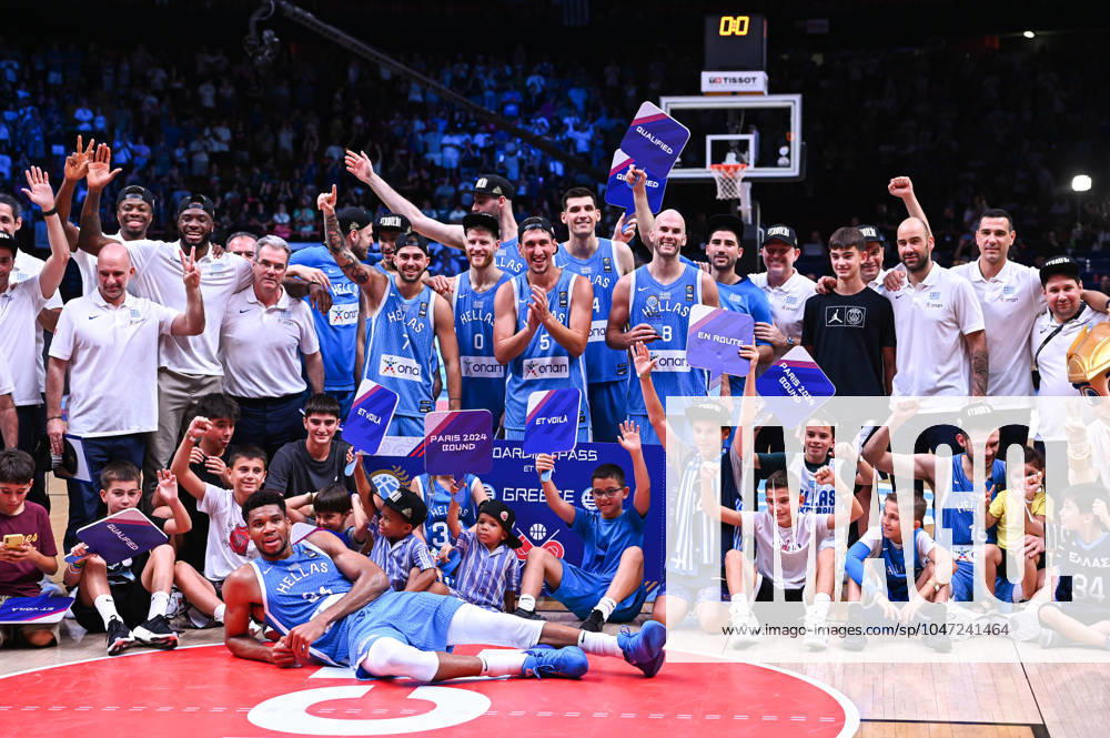 Croatia v Greece - FIBA Olympic Qualifying Tournament 2024 Final Players of Greece are celebrating the ticket to the Olympic Games, Olympische Spiele, Olympia, OS of Paris 2024 during the FIBA Olympic Qualifying Tournament 2024 Final match between Croatia and Greece at Peace & Friendship Stadium on July 7, 2024, in Piraeus, Greece. Piraeus Greece