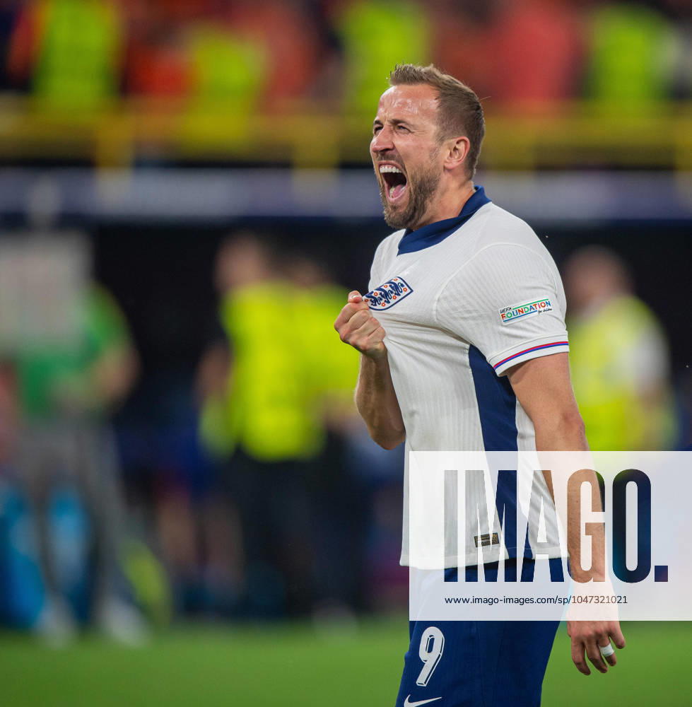 Football, Men, Season 2023 24, UEFA Euro EM 2024, Semi-final in Dortmund, Netherlands England, Harry Kane England , Cheering after the final whistle, 10 07 2024,