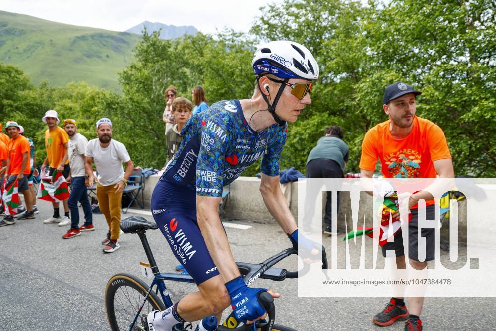 Tour de France 2024 - Stage 14 SAINT-LARY-SOULAN PLA D ADET, FRANCE - JULY 13 : Kelderman Wilco (NED) of Team Visma Lease a Bike in action during stage 14 of the 111th edition of the Tour de France 2024 cycling race, a stage of 152 kms with start in Pau and finish in Saint-Lary-Soulan Pla d Adet on July 13, 2024 in Saint-Lary-Soulan Pla d Adet, France, 13 07 2024 Saint-Lary-Soulan Pla d Adet France