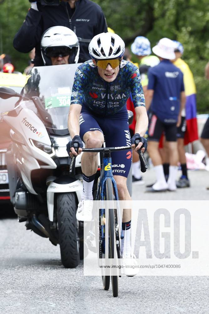 Tour de France 2024 - Stage 14 SAINT-LARY-SOULAN PLA D ADET, FRANCE - JULY 13 : Vingegaard Hansen Jonas (DEN) of Team Visma Lease a Bike during stage 14 of the 111th edition of the Tour de France 2024 cycling race, a stage of 152 kms with start in Pau and finish in Saint-Lary-Soulan Pla d Adet on July 13, 2024 in Saint-Lary-Soulan Pla d Adet, France, 13 07 2024 Saint-Lary-Soulan Pla d Adet France