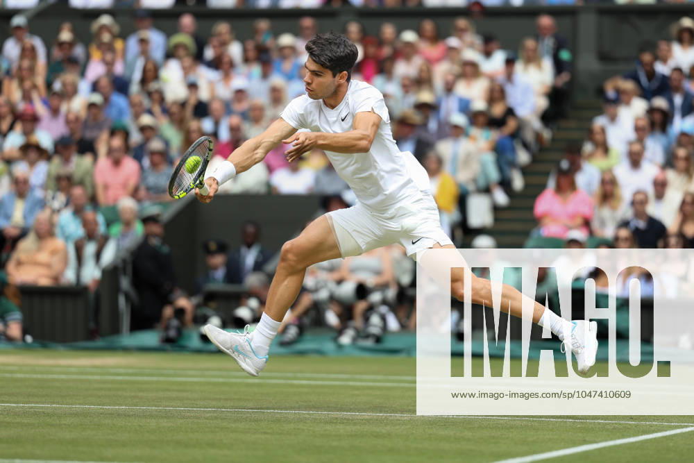 Carlos Alcaraz ESP Mens Singles, Gentlemen s Singles, Final, Final Tennis Wimbledon 2024 Grand Slam ITF ATP WTA AELTC London Great Britain 14 July 2024