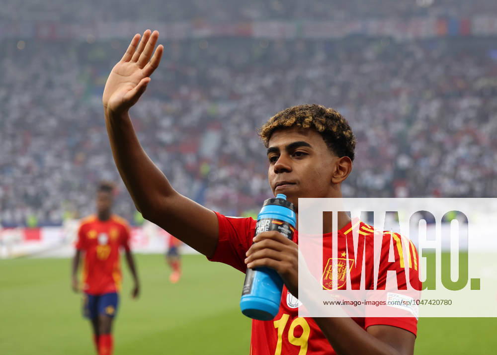 Berlin, Germany, 14th July 2024. Lamine Yamal of Spain waves to the crowd during the UEFA European Championships final match at Olympiastadion, Berlin. Picture credit should read: David Klein Sportimage . SPI-3228-0065