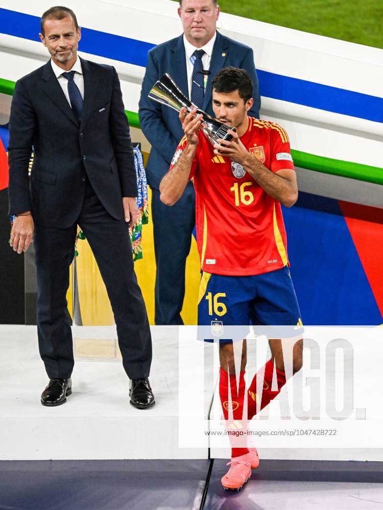 BERLIN - Rodri of Spain is the best player of the tournament during the UEFA EURO, EM, Europameisterschaft,Fussball 2024 Final match between Spain and England at the Olympiastadion on July 14, 2024 in Berlin, Germany. ANP Hollandse Hoogte UEFA EURO 2024 FINAL 2024 ANPxSportx xGerritxvanxKeulenxIVx 503486029 originalFilename: 503486029