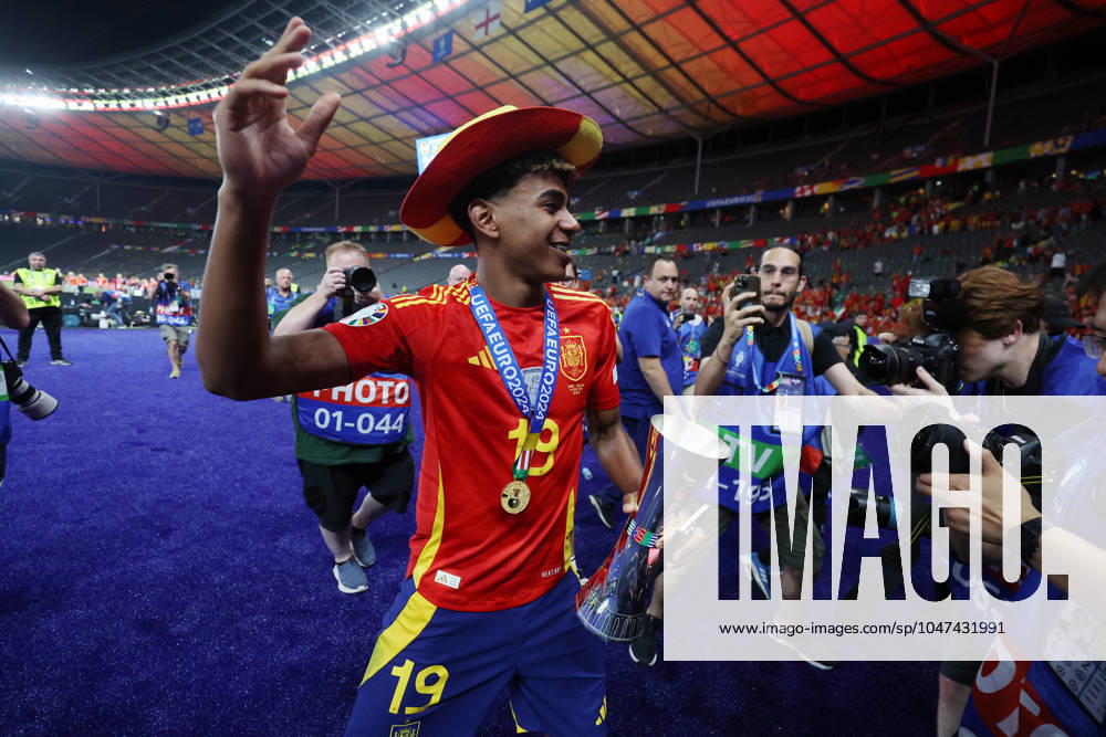 Berlin, Germany, 14th July 2024. Lamine Yamal of Spain celebrates victory during the UEFA European Championships final match at Olympiastadion, Berlin. Picture: Paul Terry Sportimage . SPI-3227-0153