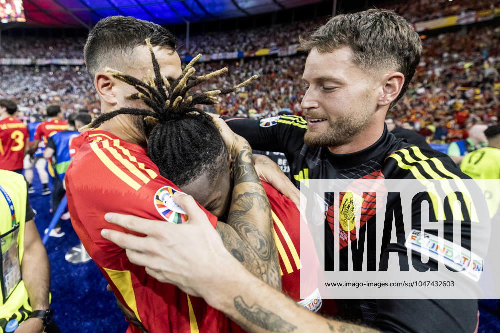 Spain v England, UEFA EURO, EM, Europameisterschaft,Fussball 2024 final, Berlin, Germany Berlin, Germany. 14th, July 2024. Nico Williams of Spain seen in celebration with goalkeeper Alejandro Remiro after winning the UEFA Euro 2024 final between Spain and England at Olympiastadion in Berlin. Berlin Germany