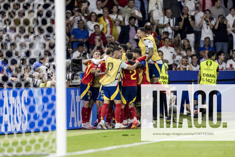 Spain v England, UEFA EURO, EM, Europameisterschaft,Fussball 2024 final, Berlin, Germany Berlin, Germany. 14th, July 2024. Mikel Oyarzabal (21) of Spain scores for winner for 2-1 during the UEFA Euro 2024 final between Spain and England at Olympiastadion in Berlin. Berlin Germany