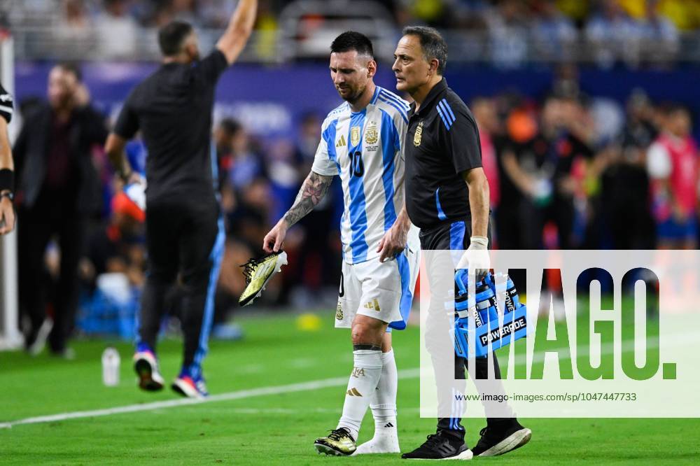Copa America USA 2024 Argentina vs Colombia - Final Lionel Messi leaves the pitch after picking up an injury during Final match between Argentina and Colombia as part of CONMEBOL Copa America USA 2024 at Hard Rock Stadium on July 14, 2024 in Miami Gardens, Florida, United States. MIAMI GARDENS FLORIDA UNITED STATES
