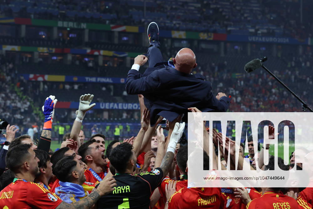 Berlin, Germany, 14th July 2024. Luis de la Fuente coach of Spain is lifted in to the air by his players during the UEFA European Championships final match at Olympiastadion, Berlin. Picture: Paul Terry Sportimage . SPI-3227-0222