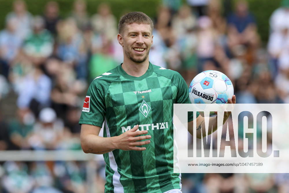 Mitchell Weiser Werder Bremen controls the ball, Friendly match, FC Verden 04 vs Werder Bremen, Stadion am Berliner Ring, 14 07 2024, Verden, Germany