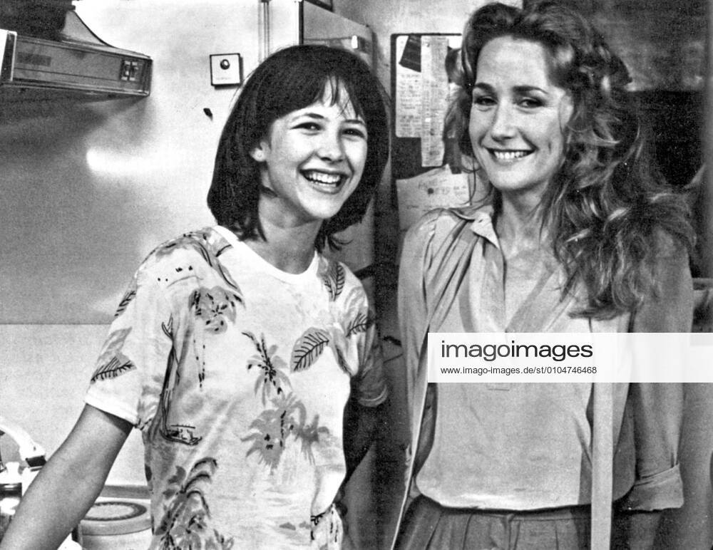 LA BOUM In real life a pupil at the Pierre-Marie Curie high school at Gentilly, SOPHIE MARCEAU in her first film role playing a 13 year old is seen here with actress BRIGITTE FOSSEY while they were both filming Date: 1980 Mandatory credit line: Image courtesy GAUMONT Ronald Grant Archive Mary Evans