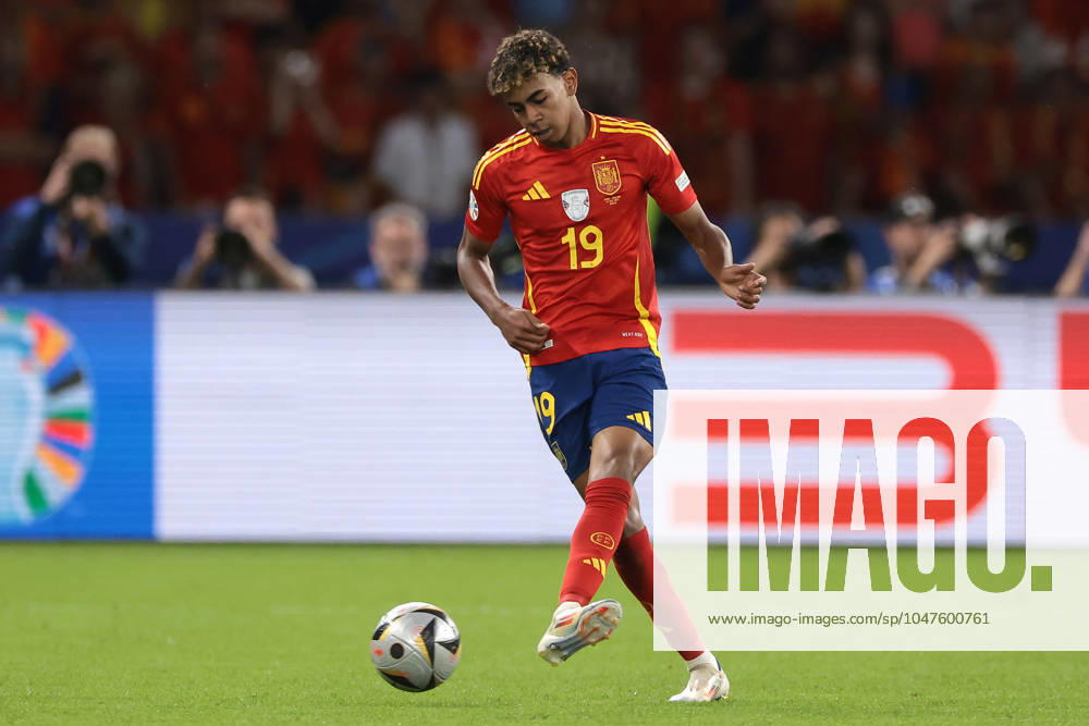 Berlin, Germany, 14th July 2024. Lamine Yamal of Spain during the UEFA European Championships final match at Olympiastadion, Berlin. Picture: Jonathan Moscrop Sportimage . SPI-3226-0280