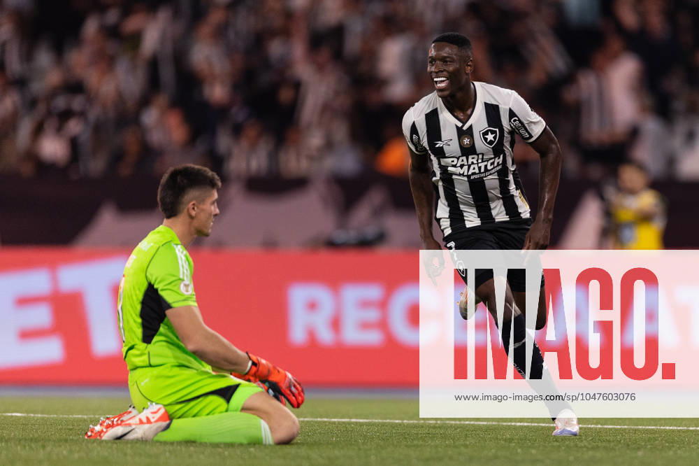 RIO DE JANEIRO, BRAZIL - JULY 20: LUIZ HENRIQUE of Botafogo celebrates after scoring the team s first goal during the match between Botafogo and Internacional as part of Brasileirao 2024 at Nilton Santos Stadium on July 20, 2024 in Rio de Janeiro, Brazil. Rio De Janeiro Brazil - ZUMAc227 20240720_zsp_c227_022
