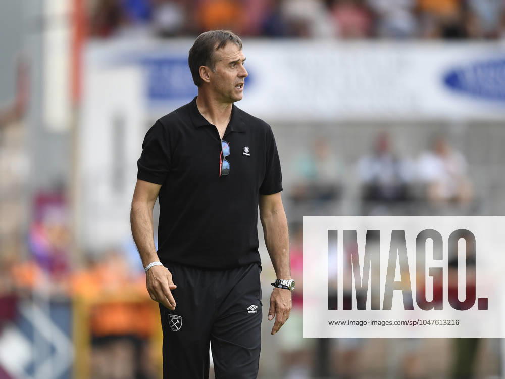 Julen Lopetegui manager of West Ham United Dagenham & Redbridge v West Ham United, Pre Season Friendly, Football, Chigwell Construction Stadium, London, UK, 20 Jul 2024