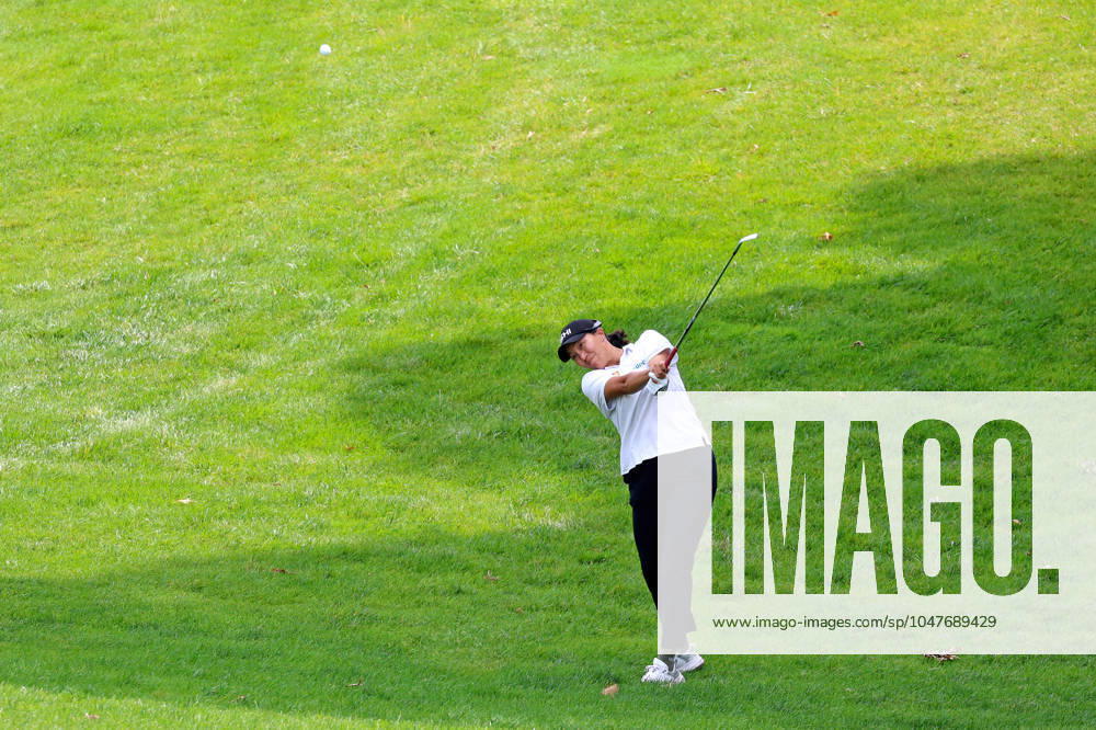 SYLVANIA, OH - JULY 21: LPGA, Golf Damen golfer Annie Park hits an iron shot on the 18th hole during the final round of the 2024 Dana Open on July 21, 2024, at Highland Meadows Golf Club in Sylvania, Ohio. (Photo by Brian Spurlock Icon Sportswire) GOLF: JUL 21 LPGA Dana Open Icon240721111