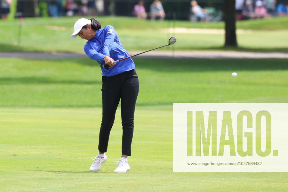 SYLVANIA, OH - JULY 21: LPGA, Golf Damen golfer Aditi Ashok plays her 2nd shot on the 18th hole during the final round of the 2024 Dana Open on July 21, 2024, at Highland Meadows Golf Club in Sylvania, Ohio. (Photo by Brian Spurlock Icon Sportswire) GOLF: JUL 21 LPGA Dana Open Icon240721114