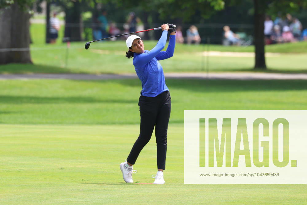 SYLVANIA, OH - JULY 21: LPGA, Golf Damen golfer Aditi Ashok plays her 2nd shot on the 18th hole during the final round of the 2024 Dana Open on July 21, 2024, at Highland Meadows Golf Club in Sylvania, Ohio. (Photo by Brian Spurlock Icon Sportswire) GOLF: JUL 21 LPGA Dana Open Icon240721115