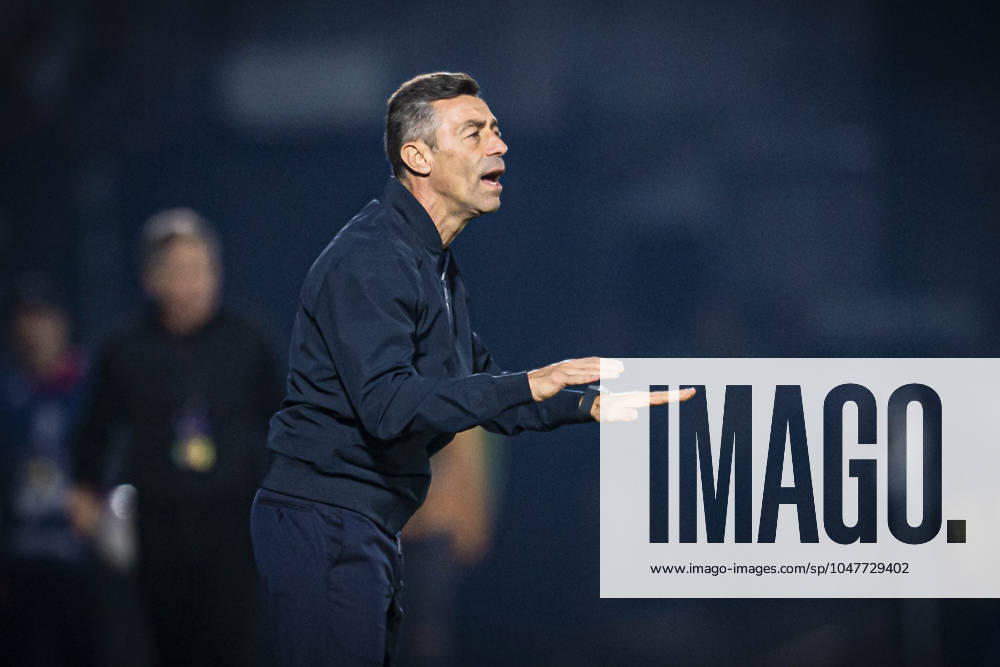 Red Bull Bragantino e Barcelona BRAGANÇA PAULISTA, SP - 24.07.2024: RED BULL BRAGANTINO E BARCELONA - Pedro Caixinha during the match between Red Bull Bragantino and Barcelona, valid for the second leg of the round of 16 of the 2024 South American Football Cup, held at the Nabi Abi Chedid stadium (Nabizão), Bragança Paulista, a municipality in the state of São Paulo, in this Wednesday, July 24, 2024. (Photo: Anderson Lira Fotoarena) x2579230x AndersonxLira