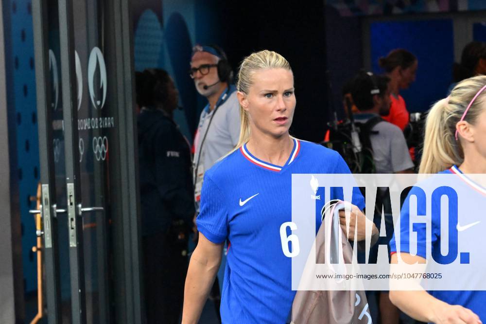 Amandine Henry (France), women football, France vs Colombie , women preliminary round during the Olympic Games, Olympische Spiele, Olympia, OS Paris 2024 JO 2024 : FOOTBALL FEMMES - France vs Colombie - Jeux Olympiques 2024 - Paris2024 - Lyon - 25 07 2024 DPPI Panoramic