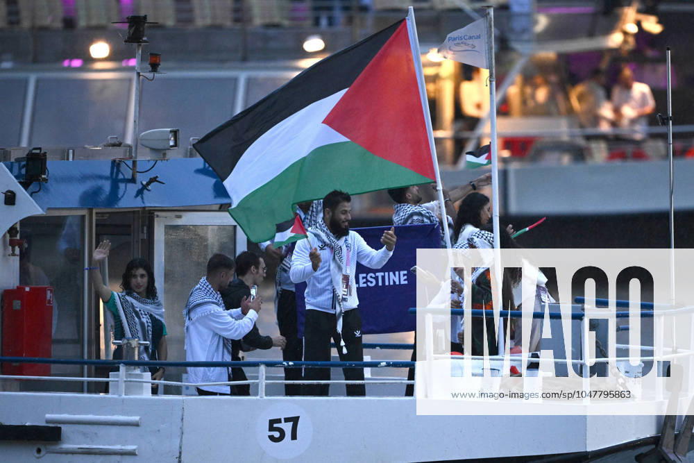 KW30 OLY24 OPENING CEREMONY, Palestine?s Olympic team during the Opening Ceremony of the 2024 Paris Olympic Games, Olympische Spiele, Olympia, OS in Paris, France, Friday, July 26, 2024. ( NO ARCHIVING, , NO USE IN BOOKS WITHOUT CONSENT PARIS FRANCE