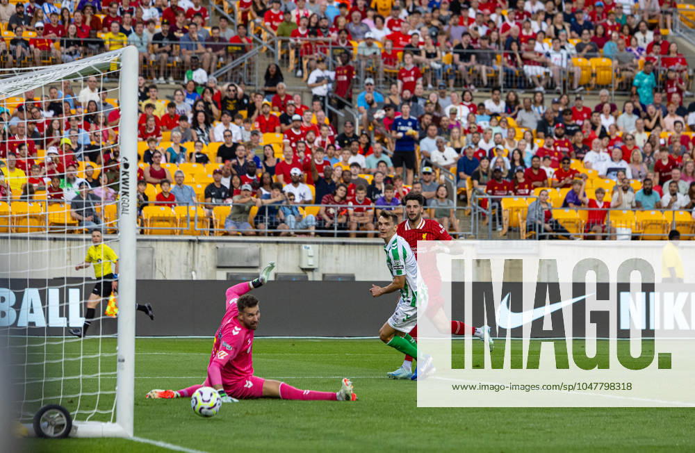 Football - Pre-Season - Liverpool FC v Real Betis Balompià PITTSBURGH - Friday, July 26, 2024: Liverpool s Dominik Szoboszlai scores the first goal during a pre-season friendly match between Liverpool and Real Betis Balompià at the Acrisure Stadium on day three of the club s pre-season tour of the USA. (Photo by David Rawcliffe Propaganda) PITTSBURGH Acrisure Stadium PENNSYLVANIA USA
