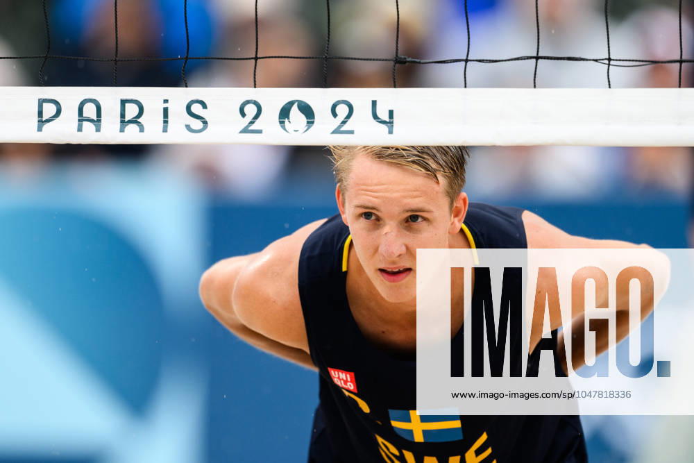 Jonatan Hellvig of Sweden during the beach volleyball match between Sweden and Australia during day 1 of the Paris 2024 Olympic Games on July 27, 2024 in Paris Photo Ludvig Thunman BILDBYRAN code LT LT0644 beachvolleyboll beach volleyball sandvolleyball olympic games olympics os ol olympiska spelen olympiske leker paris 2024 paris os paris ol 1 bbeng