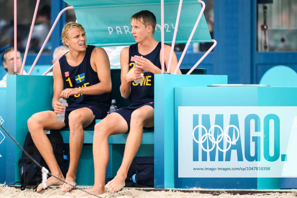 David Ahman and Jonatan Hellvig of Sweden during the beach volleyball match between Sweden and Australia during day 1 of the Paris 2024 Olympic Games on July 27, 2024 in Paris Photo Ludvig Thunman BILDBYRAN code LT LT0644 beachvolleyboll beach volleyball sandvolleyball olympic games olympics os ol olympiska spel olympiske leker paris 2024 paris os paris ol 1 bbeng