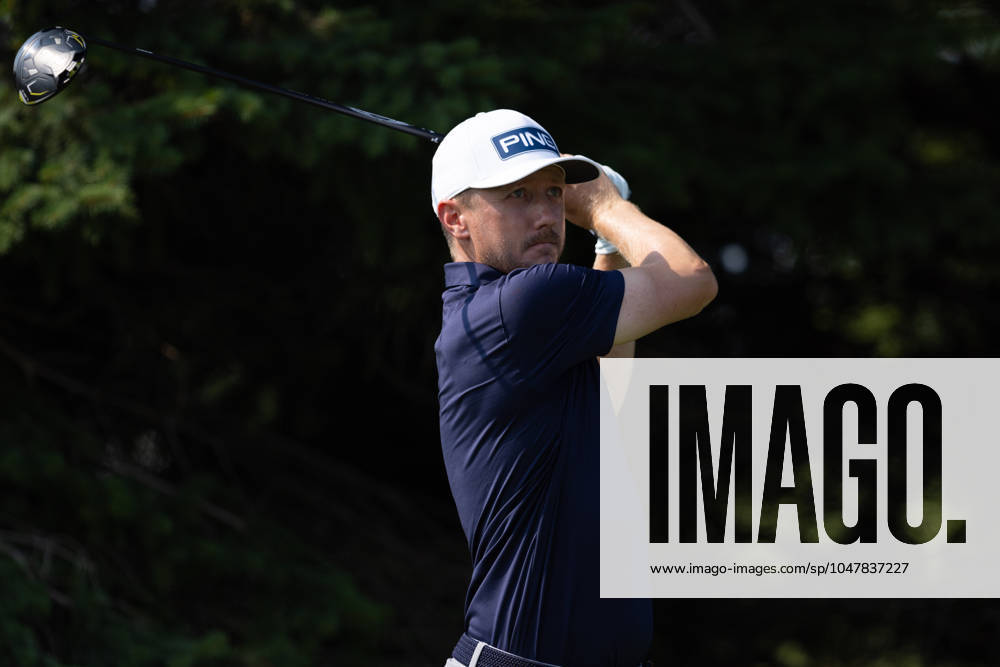 BLAINE, MN - JULY 27: Mackenzie Hughes hits a tee shot on the second hole during the third round of the 3M Open at TPC Twin Cities on July 27, 2024 in Blaine, Minnesota. (Photo by Bailey Hillesheim Icon Sportswire) GOLF: JUL 27 PGA, Golf Herren 3M Open Round 3 Icon2407270033