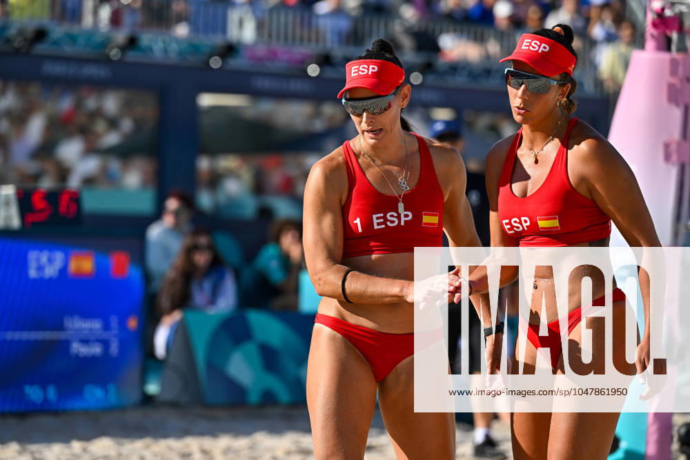 Olympic Games Beach Volleyball Paris 28 07 2024 Preliminary round, women, ITA ESP, Liliana Fernandez Steiner left, with Paula Soria Gutierrez right,