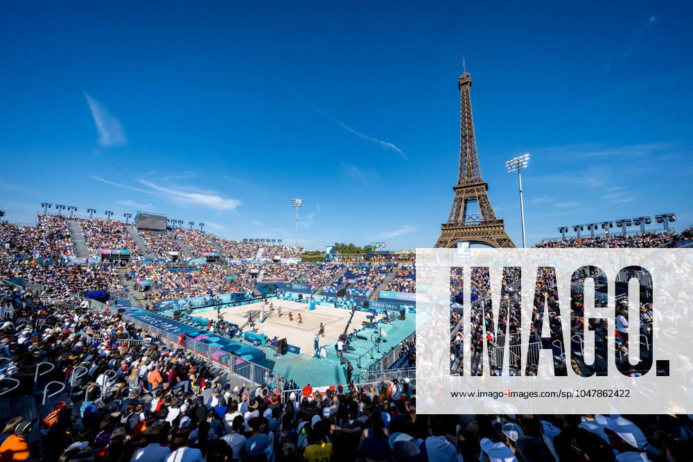 The Stade Tour Eiffel plays host to the Paris Olympics 2024 for the Preliminary Phase - Pool A Beach volleyball, Beachvolleyball in Paris, France. Paris France - ZUMAa161 20240728_oly_a161_004