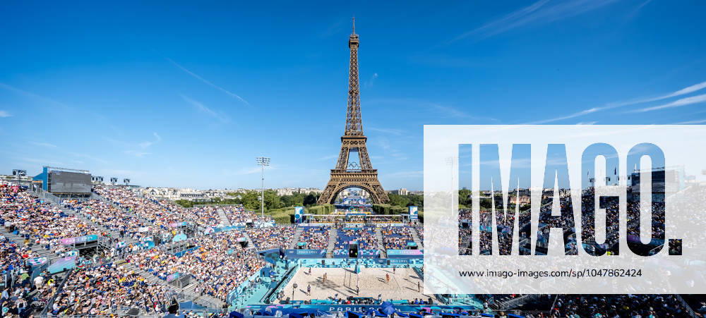 Team Italy (ITA) plays team Spain (ESP) in the Preliminary Phase - Pool A Beach volleyball, Beachvolleyball at the Stade Tour Eiffel Paris Olympics 2024 in Paris, France. Paris France - ZUMAa161 20240728_oly_a161_005