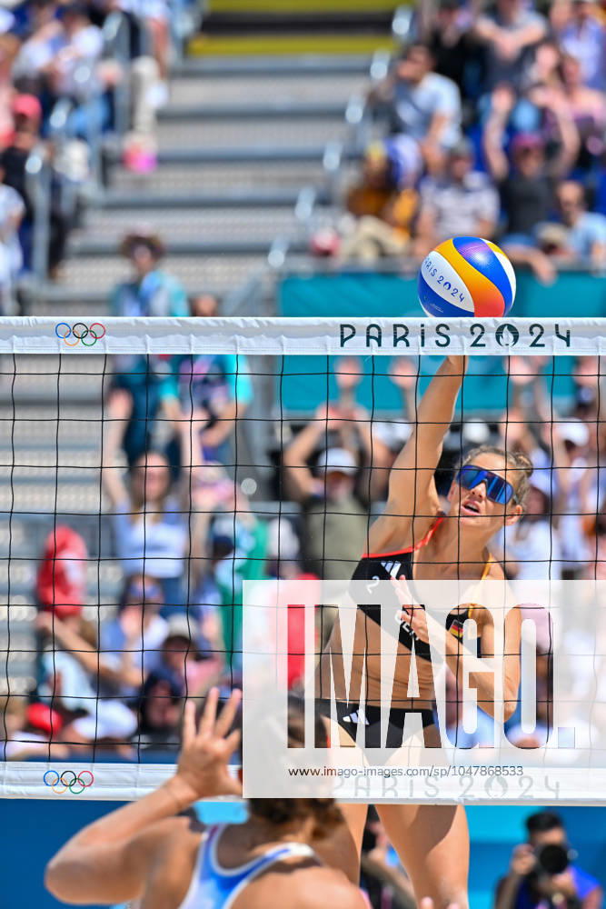Olympic Games Beach Volleyball Paris 28 07 2024 Preliminary round, Women, GER FRA Cinja Tillmann in attack,