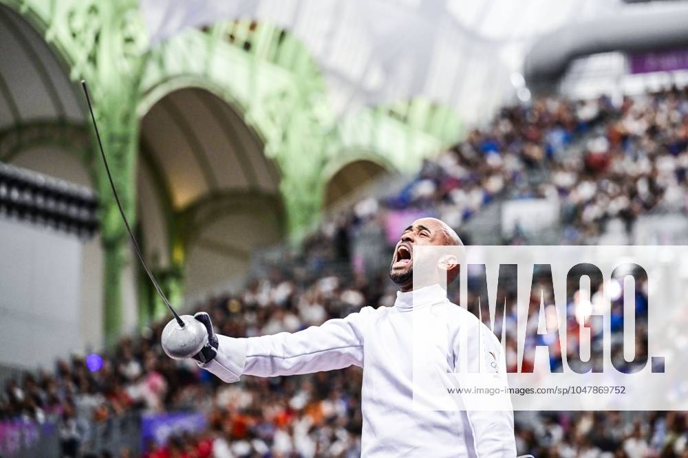 KW30 Belgian fencer Neisser Loyola celebrates after winning a fencing bout between Swiss Bayard and Belgian Loyola, in the table of 32 of the men s epee individual competition at the Paris 2024 Olympic Games, Olympische Spiele, Olympia, OS on Sunday 28 July 2024 in Paris, France. The Games of the XXXIII Olympiad are taking place in Paris from 26 July to 11 August. The Belgian delegation counts 165 athletes competing in 21 sports. DIRKxWAEM x97228262x