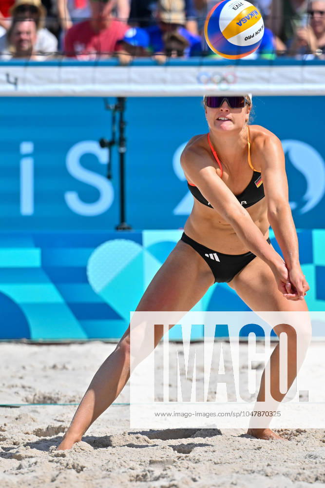 Olympic Games Beach Volleyball Paris 28 07 2024 Preliminary round, Women, GER FRA Svenja Mueller,