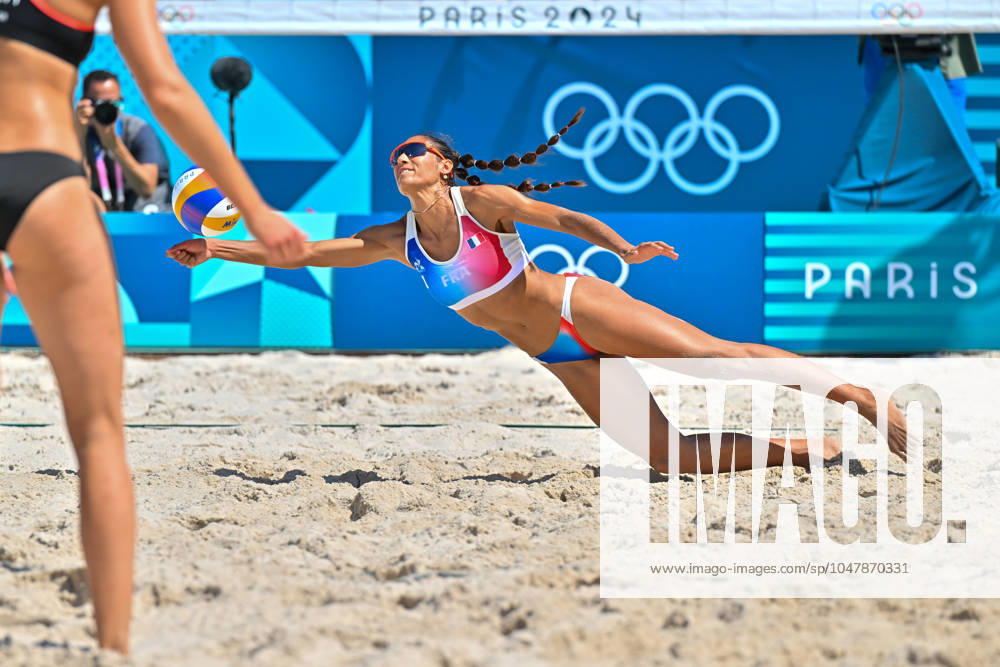 Olympic Games Beach Volleyball Paris 28 07 2024 Preliminary round, Women, GER FRA Clemence Vieira,