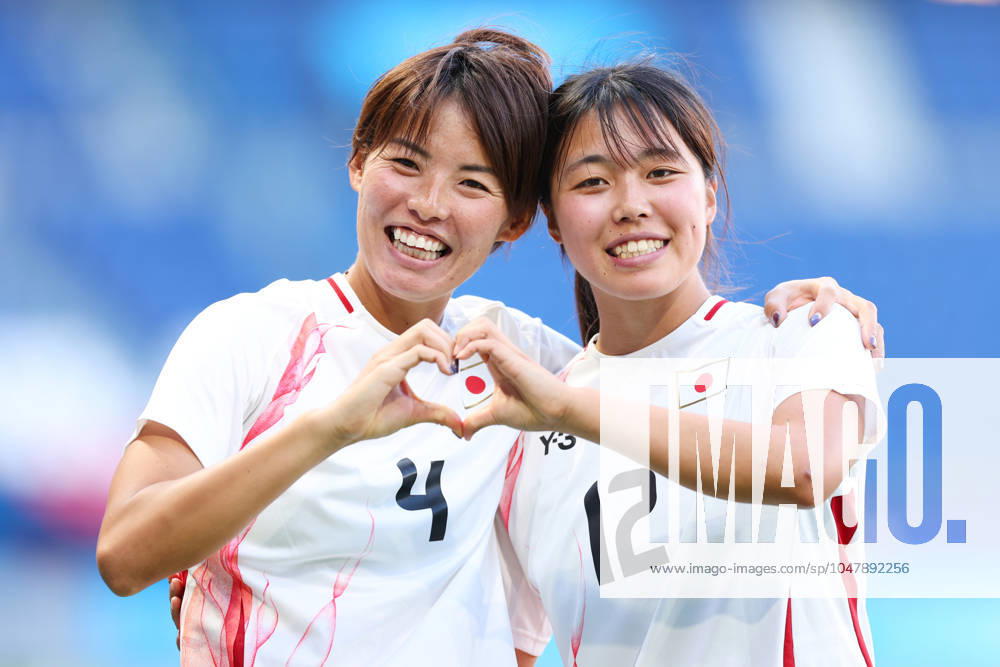KW30 (L to R) Saki Kumagai, Momoko Tanikawa (JPN), JULY 28, 2024 - Football Soccer : Women s Group C match between Brazil 1-2 Japan during the Paris 2024 Olympic Games, Olympische Spiele, Olympia, OS at Parc des Princes in Paris, France. Noxthirdxpartyxsales (261063706)